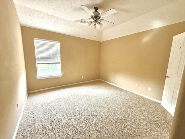 Building Photo - 25126 Knob Pines Ct