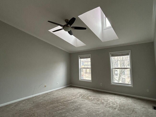 Building Photo - 450 Hartford Dr