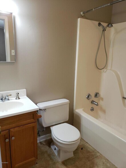 Building Photo - 230 Briarcliff Dr