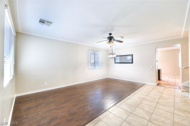 Building Photo - 1219 Desert Solitude St