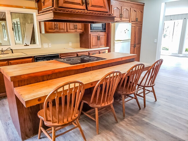 Building Photo - 185 Catering Rd