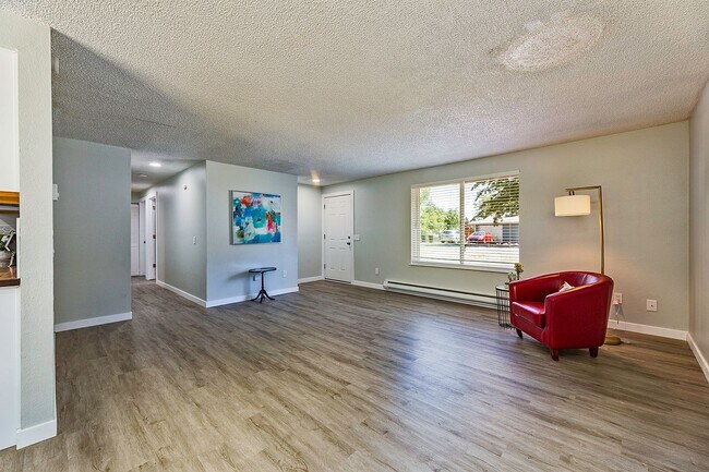 Building Photo - READY SET MOVE!!! GREAT PRICE & LOCATION - Darling Rambler in Olympia