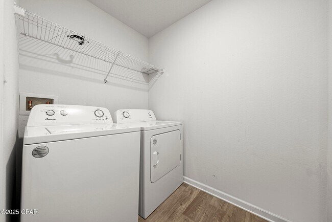 Building Photo - 123 Tiller Dr