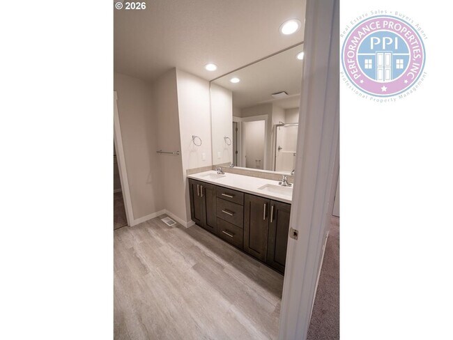 Building Photo - Desirable Happy Valley Location - Scouters Mountain Neighborhood / Move-In Ready