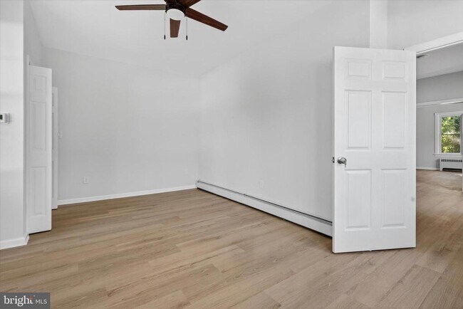 Building Photo - 509 Lumberton Ave