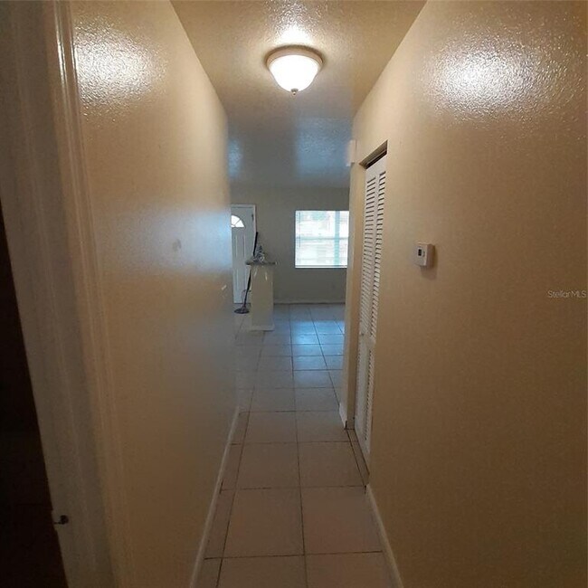 Building Photo - 3625 E Chelsea St