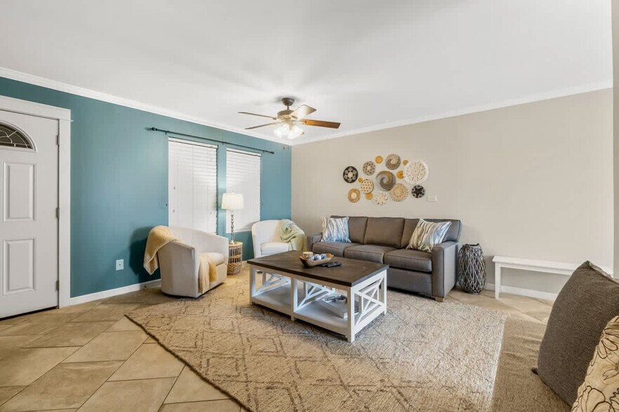 Building Photo - 7405A Beach Dr