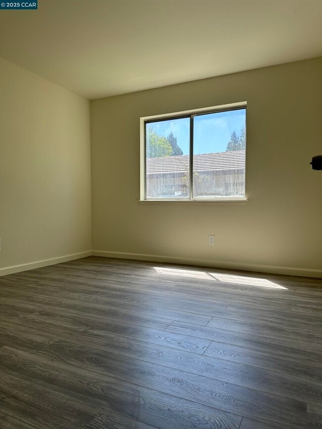 Building Photo - 161 Tuscany Ct