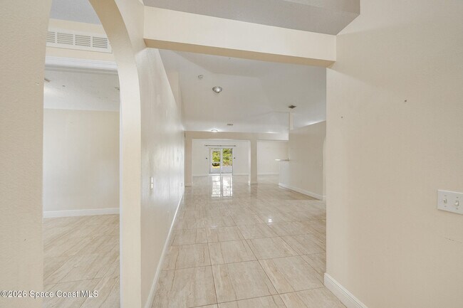 Building Photo - 537 Mason Dr