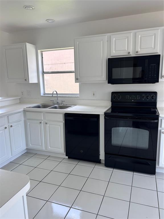 Building Photo - 2608 Spring Hill Dr