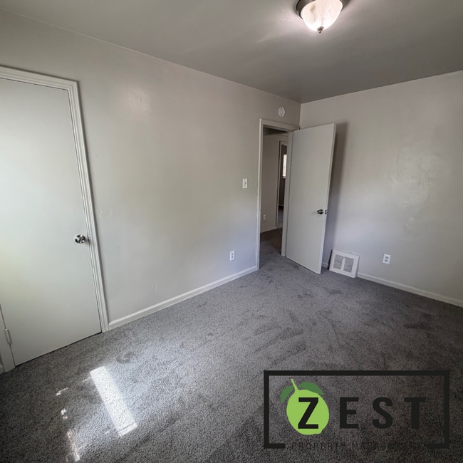 Building Photo - Gorgeous 2 BED 1 BATH !!!