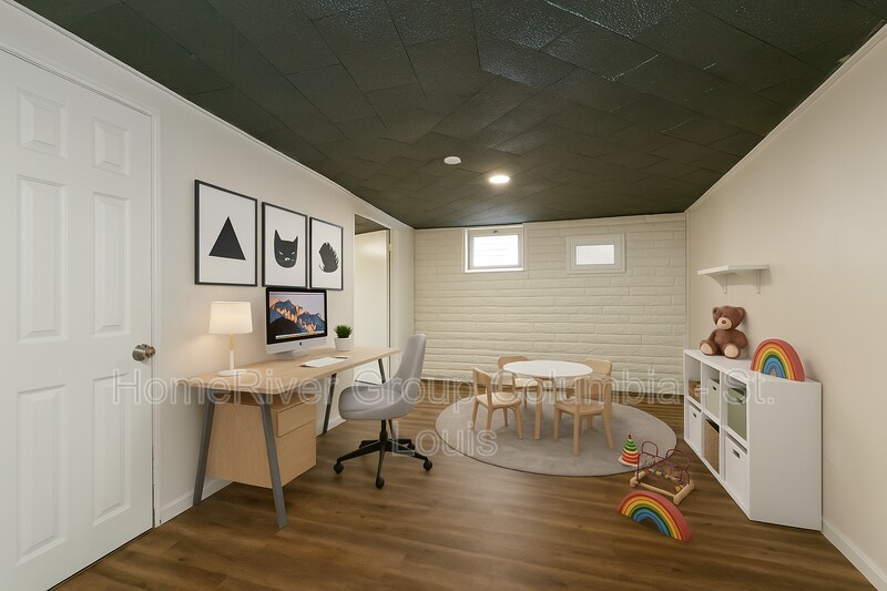 Building Photo - 8029 Patterson Dr