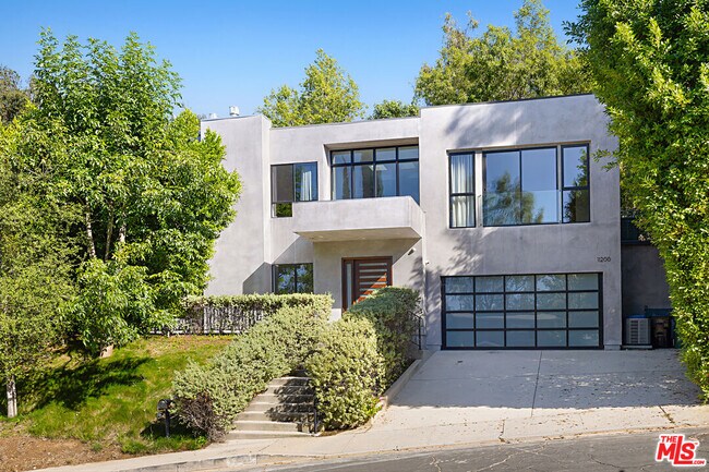 Building Photo - 11200 Dona Lola Dr