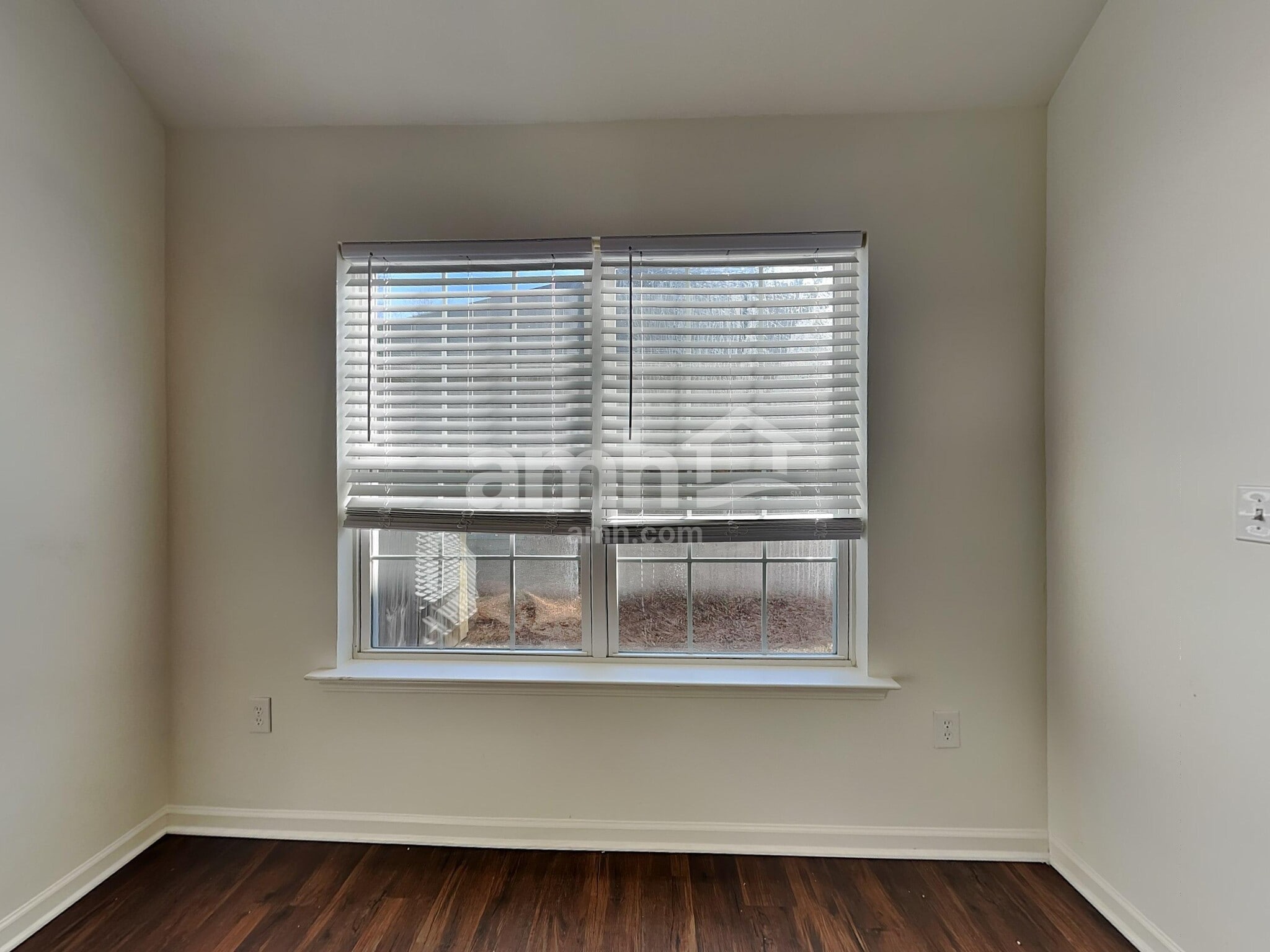 Building Photo - 16 Slow Creek Dr