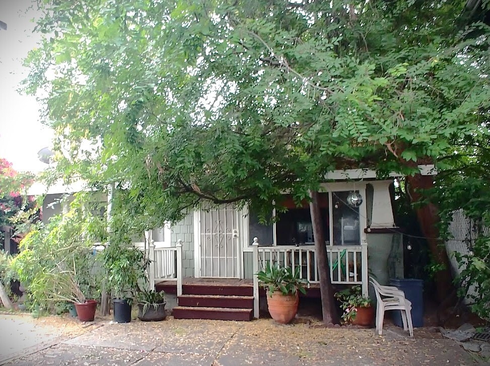 Building Photo - 4546 Kingswell Ave