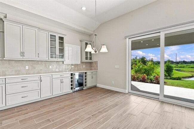 Building Photo - 10064 Lilac Mnr Trce