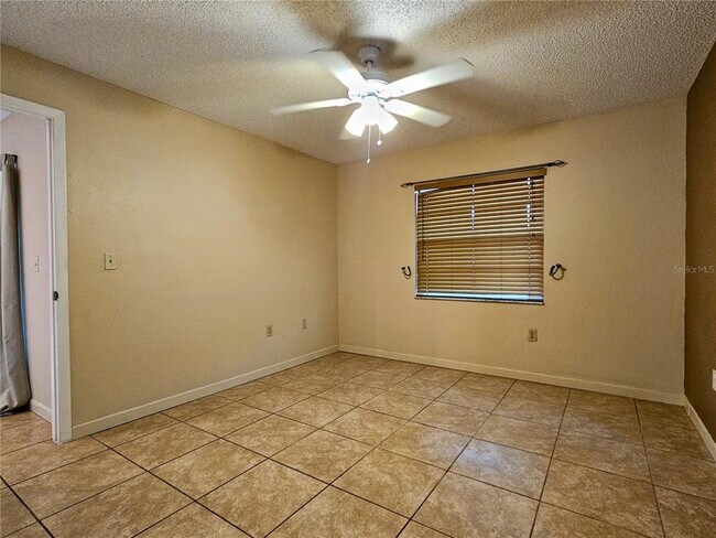 Building Photo - 259 Village View Ln