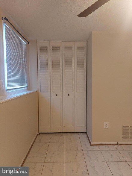 Building Photo - 1312 Hillcrest Dr