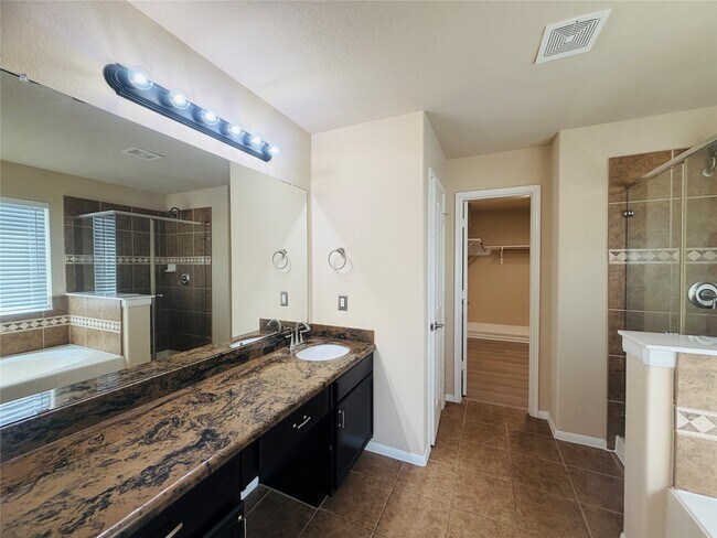 Building Photo - 246 Golden Grain Dr