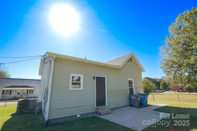 Building Photo - 107 Ervin St