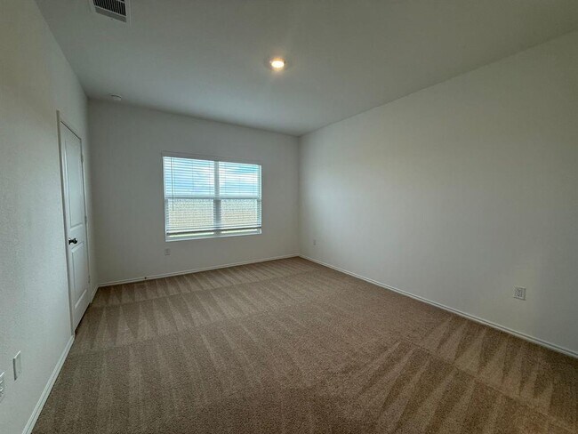 Building Photo - 203 Herald Dr