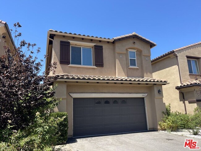 Building Photo - 7937 N Keer Dr