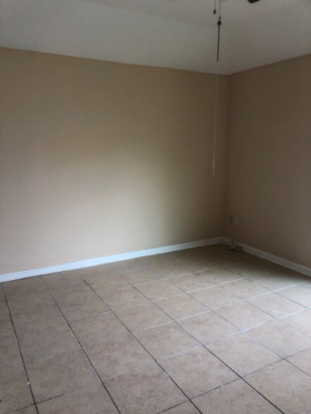 Building Photo - 5216 Cross Creek Dr