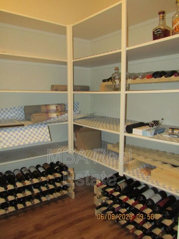 Building Photo - 1350 W 13th St