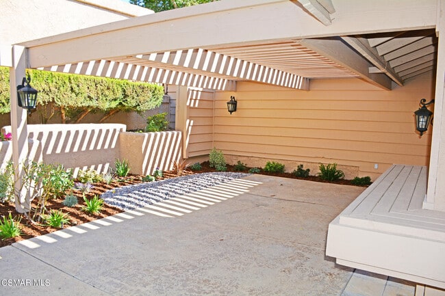 Building Photo - 4551 Tam O Shanter Dr