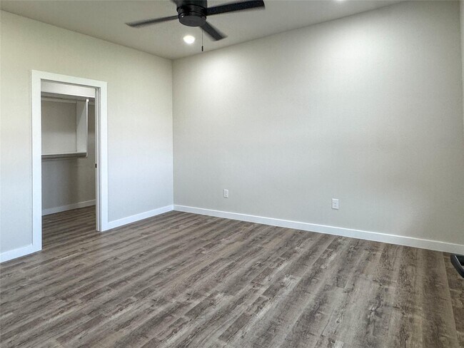 Building Photo - 530 Lucy Rd