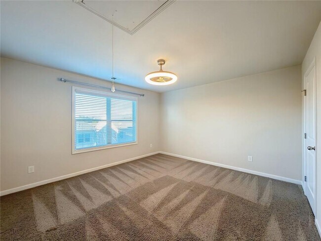 Building Photo - 2886 Cove View Ct SE