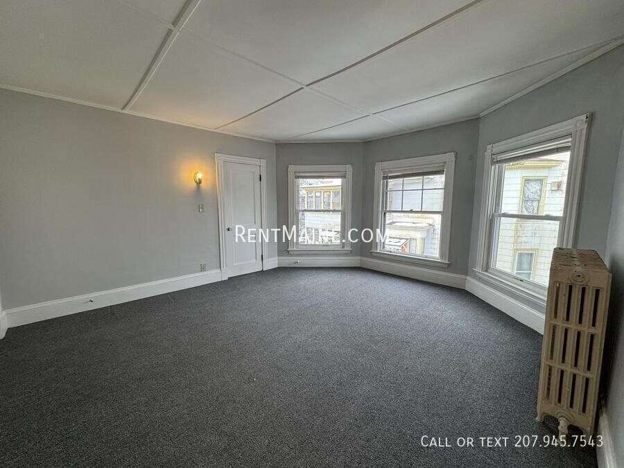 Building Photo - 28 Pleasant St