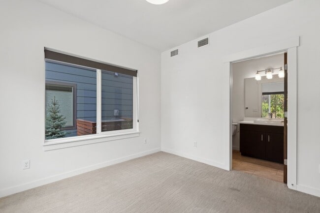 Building Photo - Alta Views Condo