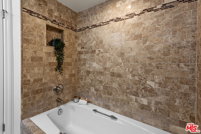 Building Photo - 7301 Vista Del Mar