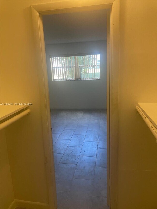 Building Photo - 8500 Sunrise Lakes Blvd