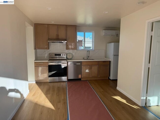 Building Photo - 1632 Wayne Ave