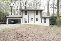 Building Photo - 2221 Pinecliff Dr NE