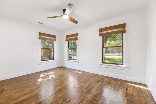 Building Photo - 1106 Fairmount Ave
