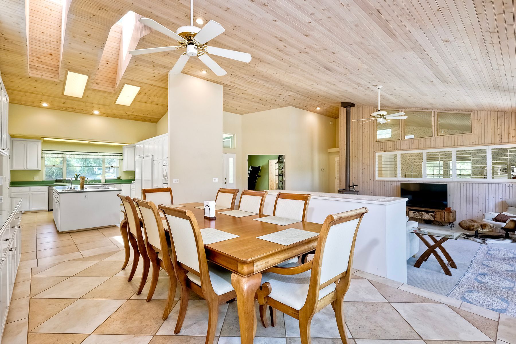 Great Room - 22242 Little Klondike Rd