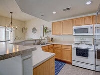 Building Photo - 6800 Vista Del Norte Dr NE