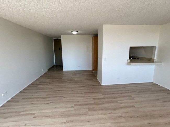 Building Photo - Great McCully 1-bedroom