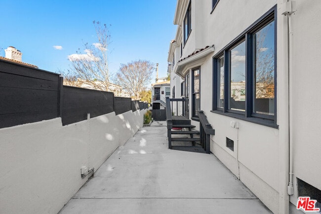 Building Photo - 502 Smithwood Dr