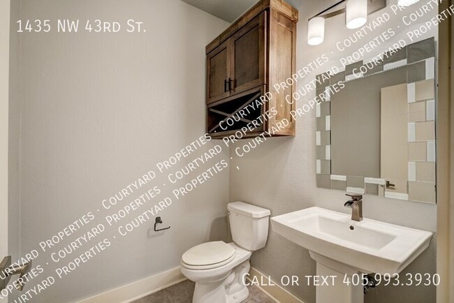 Building Photo - 1435 NW 43rd St