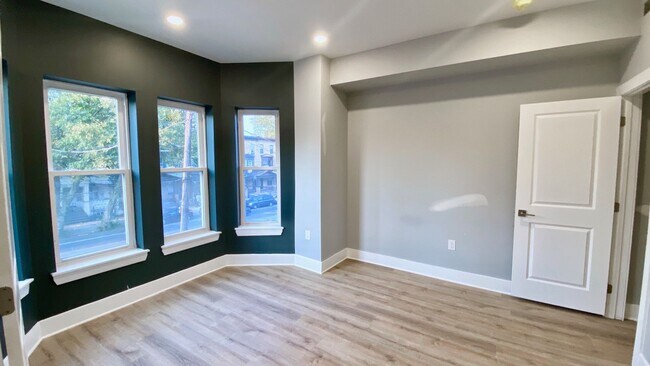 Building Photo - 4242 W Girard Ave