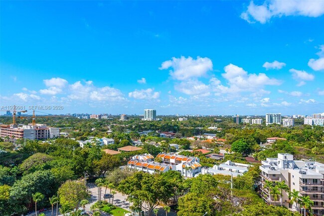 Building Photo - 1915 Brickell Ave