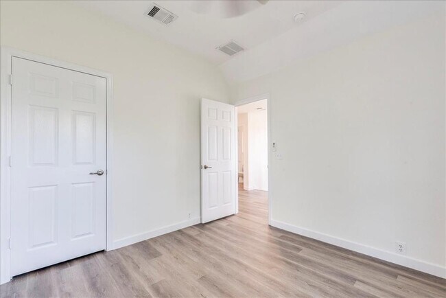 Building Photo - 14812 Avery Ranch Blvd