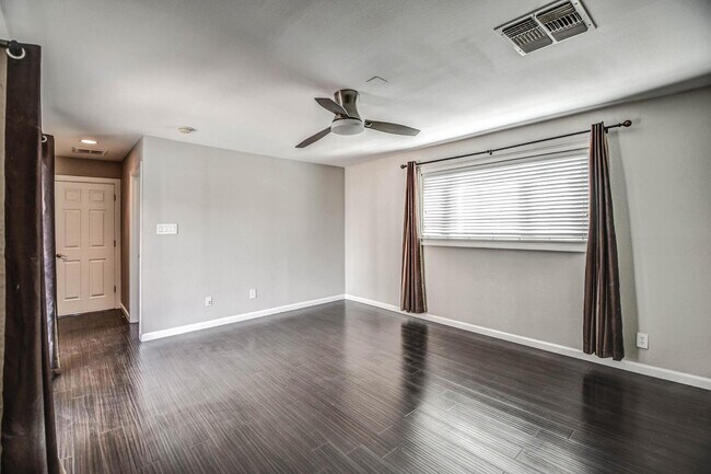 Building Photo - 21 E McKinley St