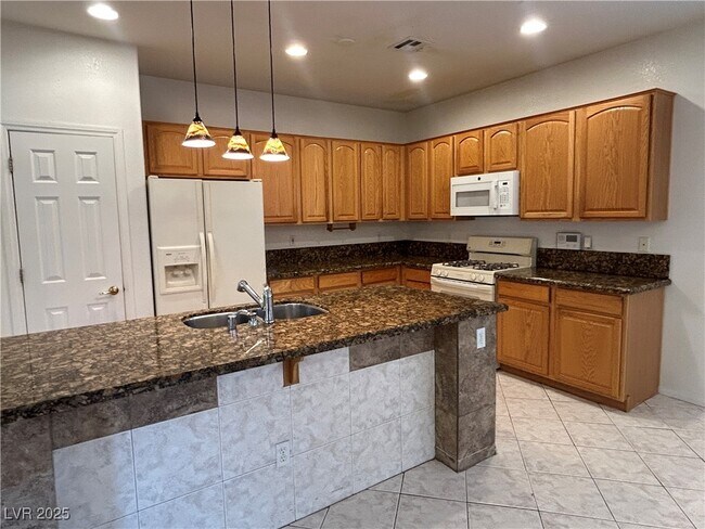 Building Photo - 68 El Rio Ct