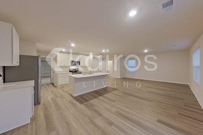 Building Photo - 130 Inez Ave