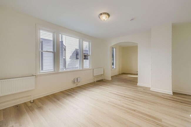 Building Photo - 2630 14th Ave S